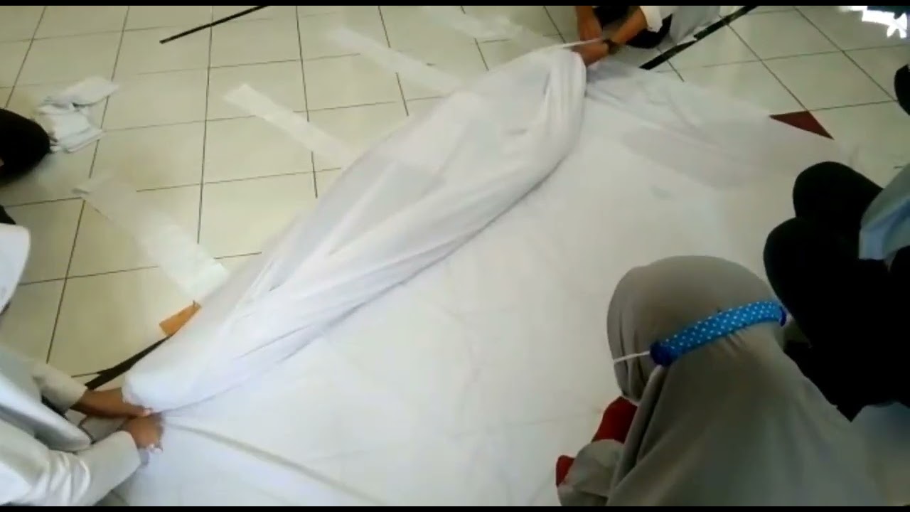 TATA CARA MENGKAFANI JENAZAH PEREMPUAN - Ujian Praktik Agama - SMPN 2 WANGON