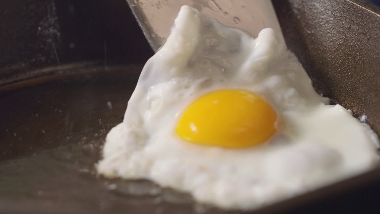 Cast Iron Skillet With Lid + American Cherry Wood Trivet // 12" video thumbnail