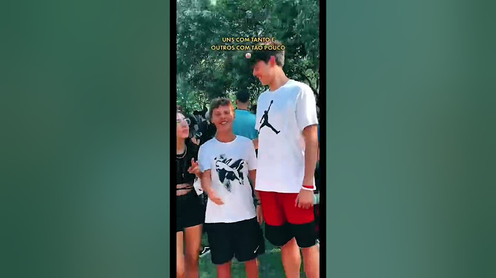 A diferença de altura 🤯 #shorts #baixinho #altura #idade #tiktok #tiktokers #memes #meme #comedia