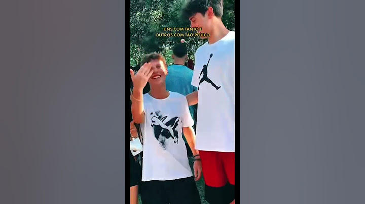 A diferença de altura 🤯 #shorts #baixinho #altura #idade #tiktok #tiktokers #memes #meme #comedia