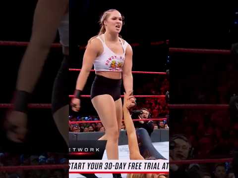 Romantic Seen Roman Reigns Love Status With Ronda Rousey Lovestatus Romanreinge Ronda Love Wwe 