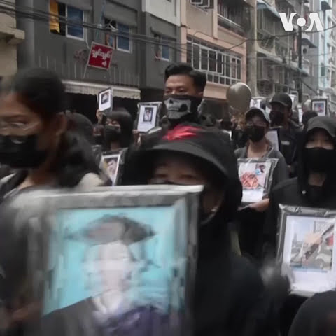 缅甸民众悼念在安全部队镇压中死亡的抗议者