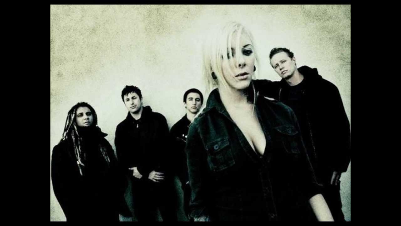 In this moment - A star-crossed wasteland (traducida) - YouTube