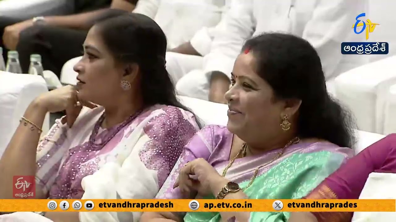 ఖడ్గ బ్రహ్మన పాత్రలో దుర్గేష్ | Minister Kandula Durgesh Performs Solo Act as Khadga Brahmin