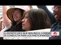 Estudiantes de Dallas protestan contra política migratoria frente a sus escuelas
