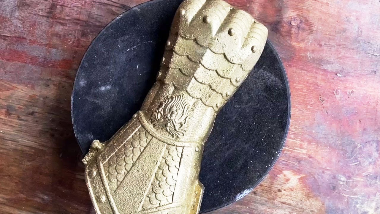 💡Cast a gauntlet today, spray it with gold paint, and get the same ...