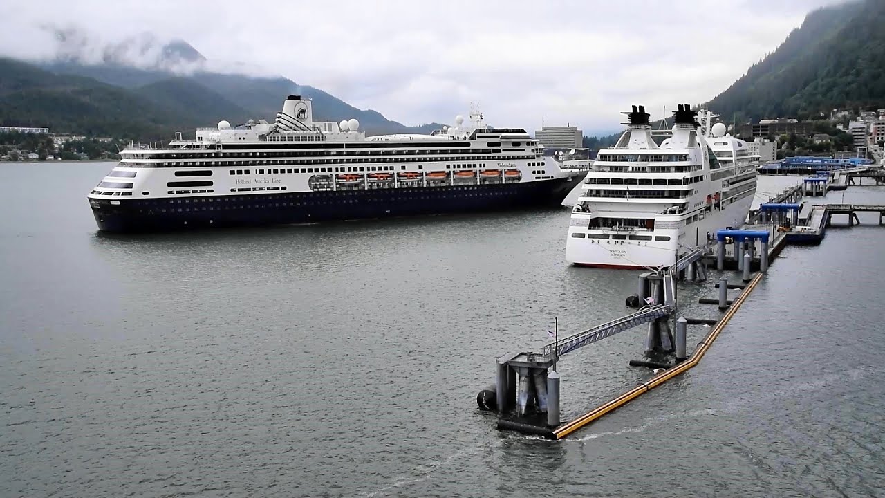 cruise ships docking in juneau today