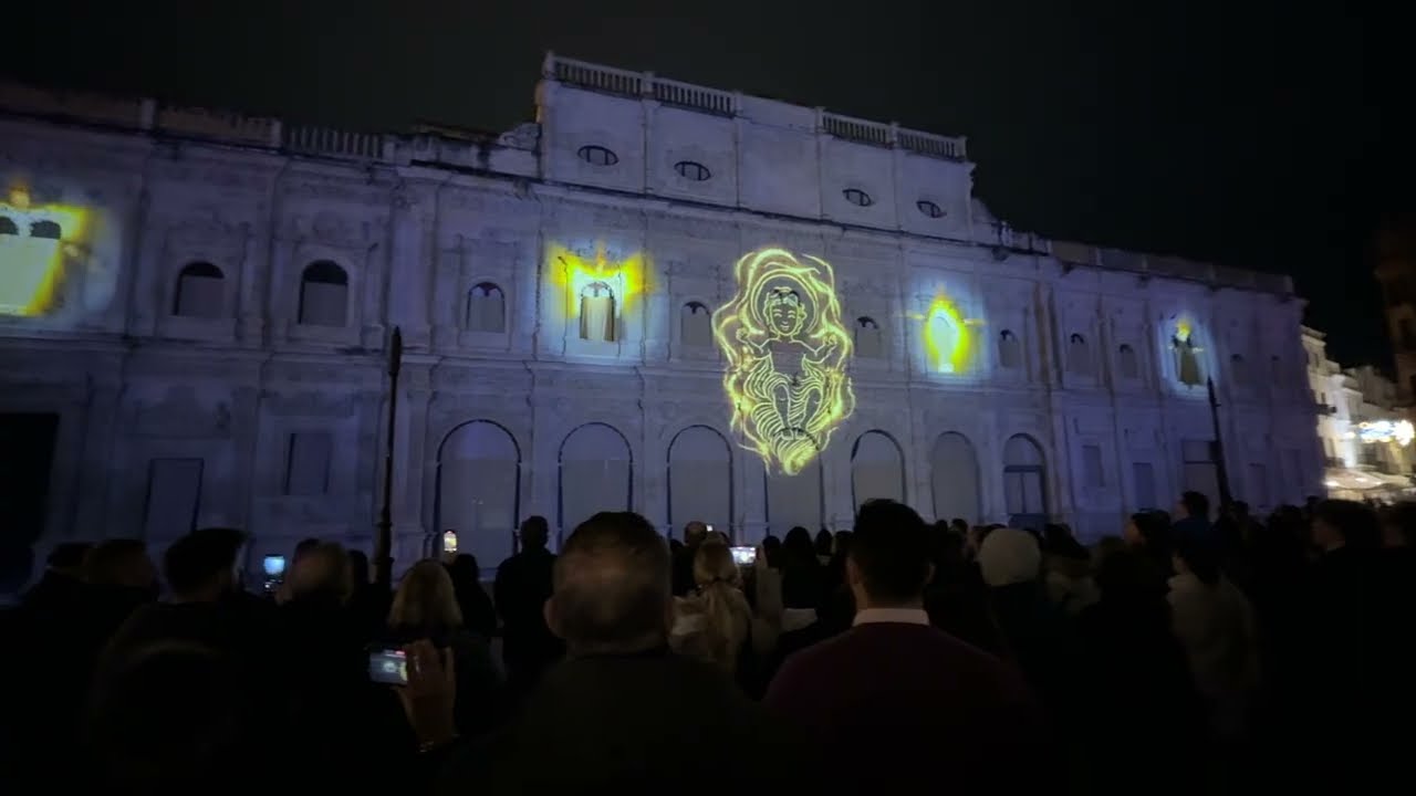 Sevilla - Lightshow on city hall