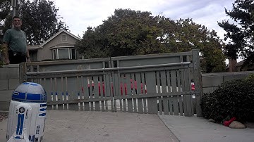 Inflatable R/C R2-D2 from Thinkgeek