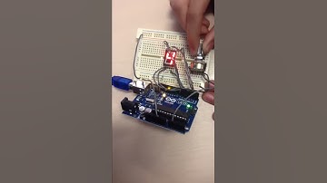 Arruino trabajo de robótica con display y potenciometro