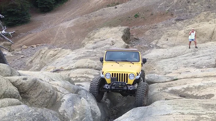 UMF Naches Funny Rocks Crack crawl Paul