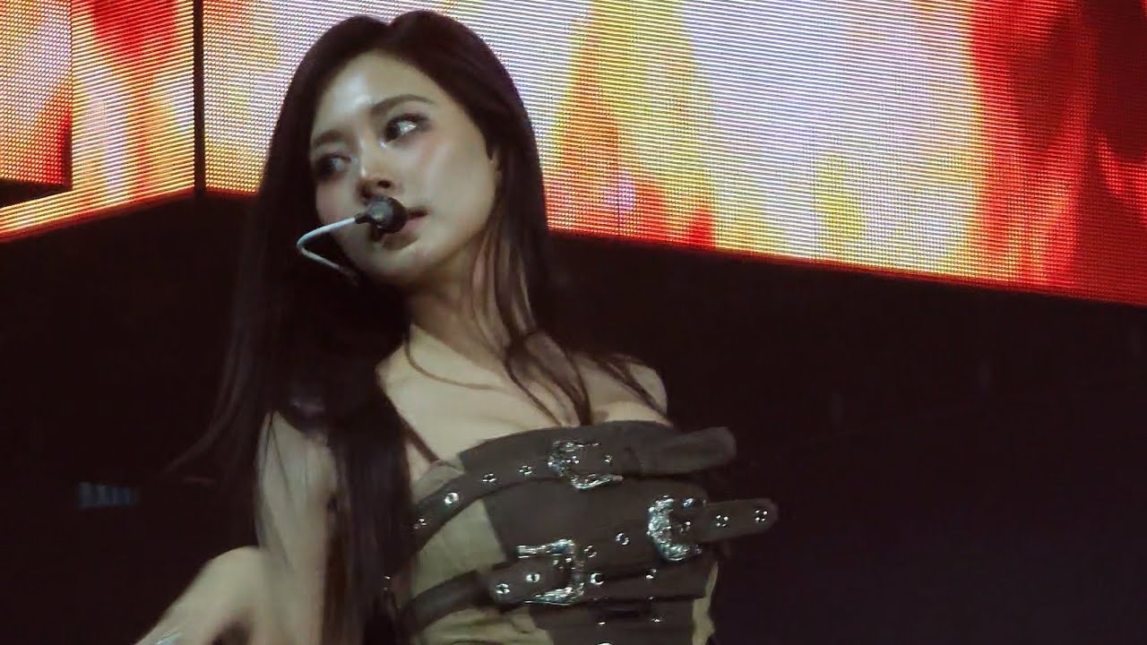 [FANCAM] TWICE (트와이스) - Hell in Heaven x Right Hand Girl | This is For in Bulacan 2025.10.04 [4K]