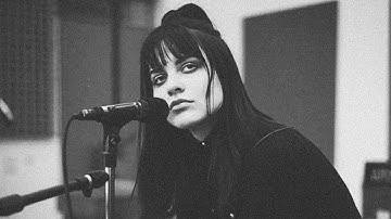 Inner Turmoil – Raw Studio Performance (Dark Grunge Rock) • Eileen Noise