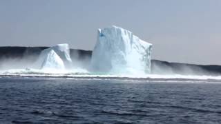 Крушение огромного айсберга.
