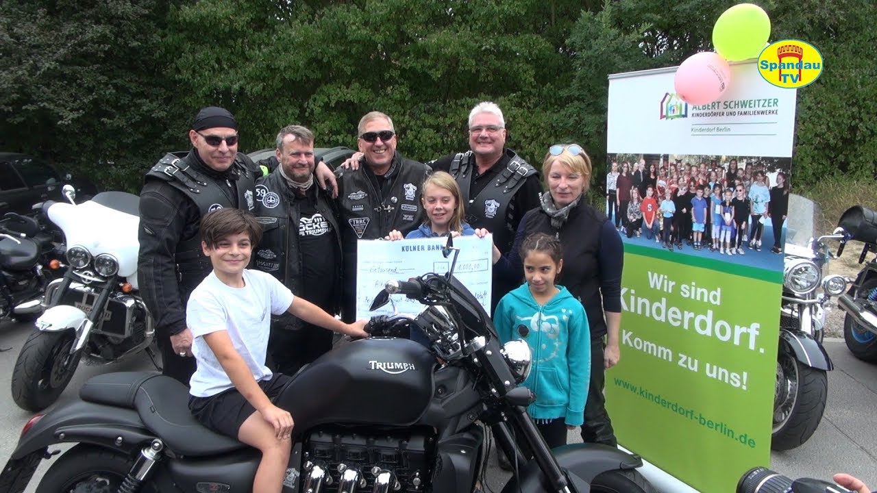 Spende von Motorradcrew "Eisenhunde"