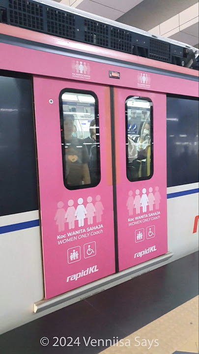 AMY Set 34 looks horrible with that pink stickers🤢🤮😵‍💫😵 #SAYNOTOLADIESCOACH #LRTSriPetalingLine