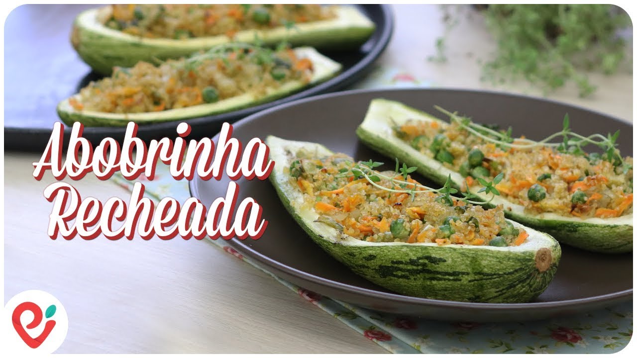 ABOBRINHA RECHEADA COM QUINOA E LEGUMES