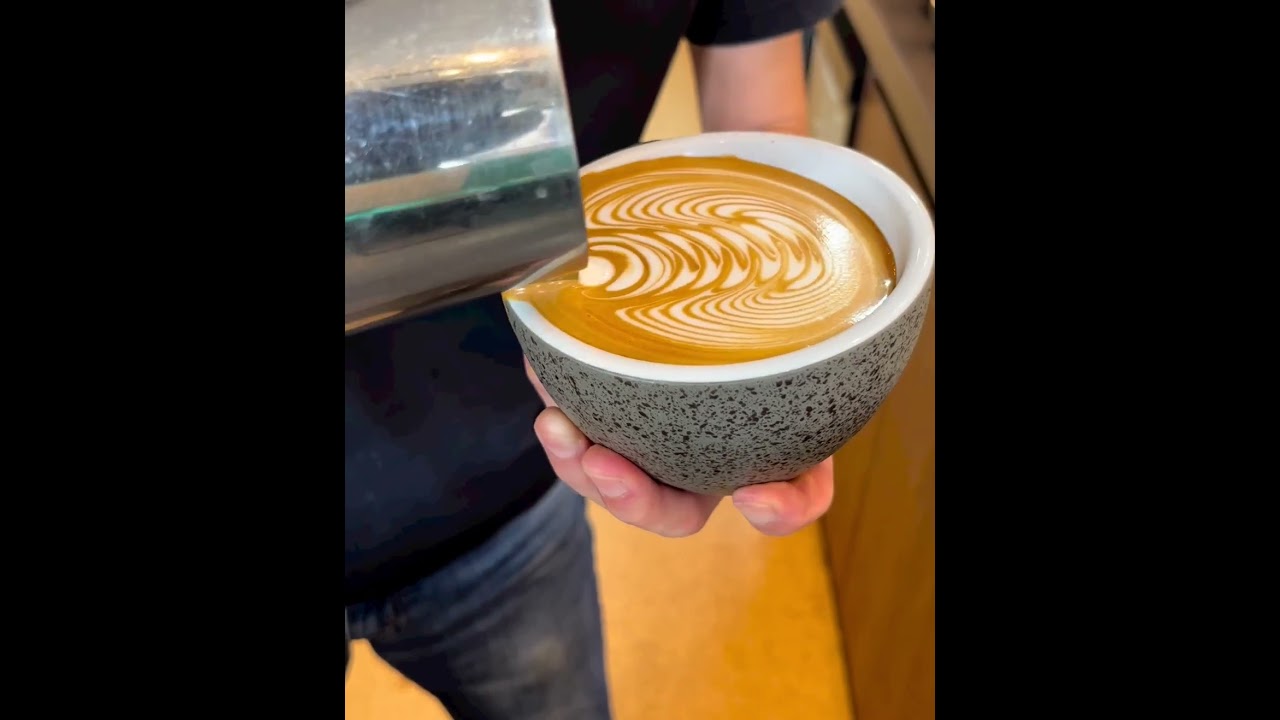 Rosetta Latte Art | Coffee Art #art #baristalife #barista mr.q