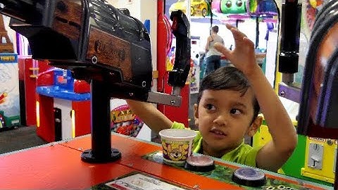 Chuck E Cheese Family Fun Indoor Games  Activities for Kid-Children Play Area  Amazing 4K Vid