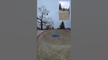 Massive send and crash Traxxas Slash 2wd brushless #traxxas #traxxasslash #rctruck #rccar #crash