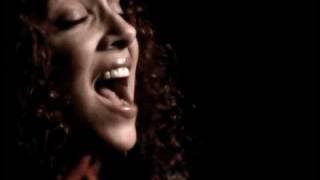 Ana Carolina -- Voz e Violão - Me Deixa em Paz - Vídeo Oficial