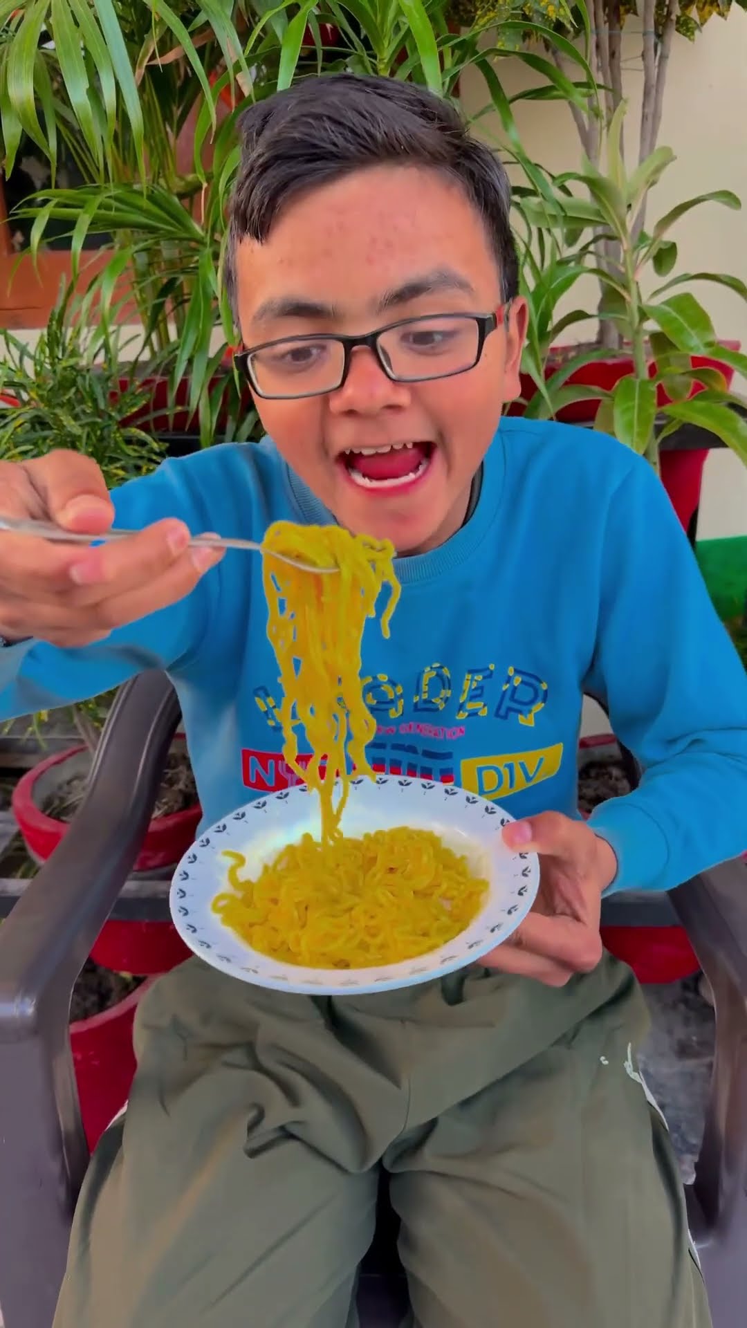 में मैगी खा के प्लेट को ऐसे साफ़ करती हूँ ❤️? #shorts #comedy #funny #maggi #trending #cutebaby