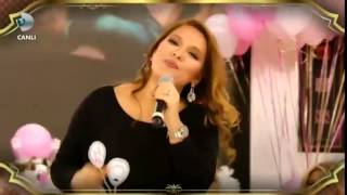 Beyaz'dan Demet Akalın'a 'Türkan' Klibi - Beyaz Show 19 Aralık 2014
