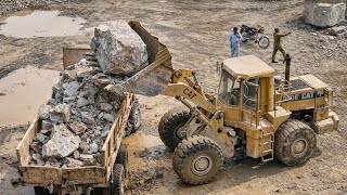 Caterpillar 966D Loading Huge Stone – Truck Almost Breaking 😲