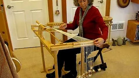 Kumihimo on the takadai demonstrated by Janis Saun...