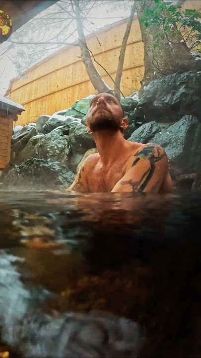 AMAZING HOT SPRING TWO HOURS FROM TOKYO! 🇯🇵♨️ #onsen #ryokan #japan #hotspring #traveljapan