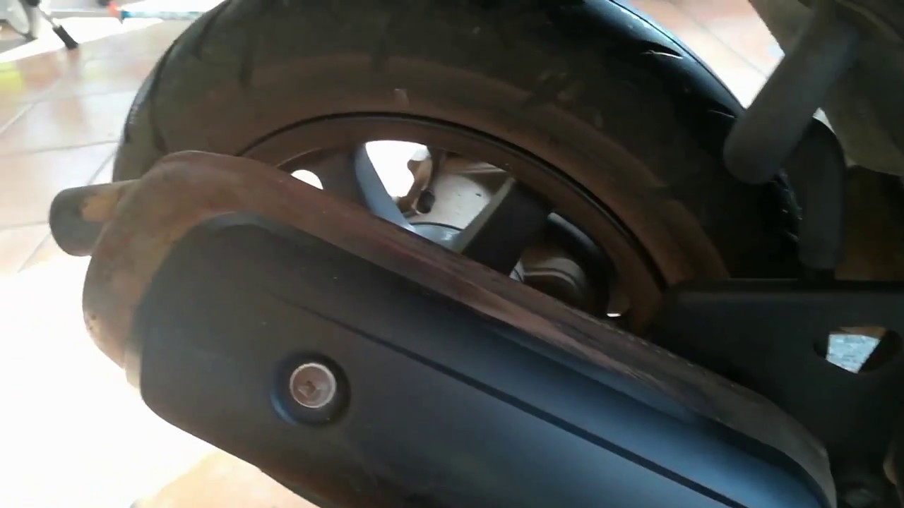 Comment faire plus de bruit avec son scooter - YouTube