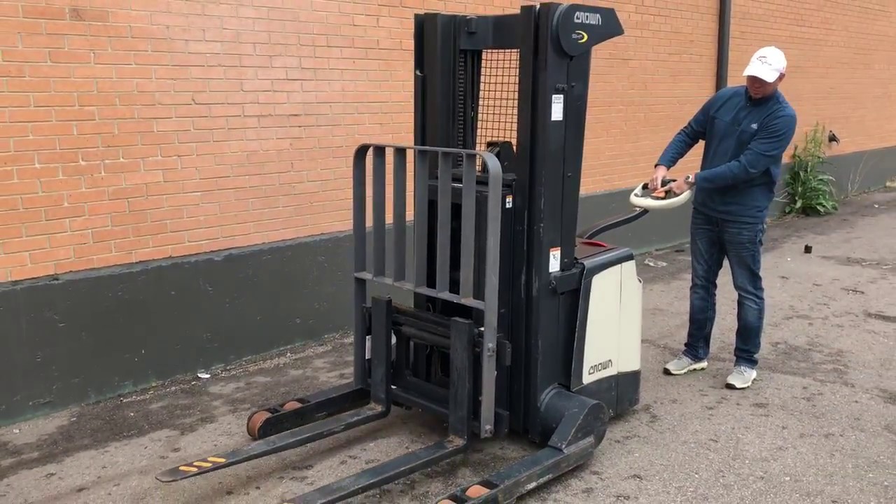 Crown Shr 5500 Forklift Going On Ebay By Esi Youtube