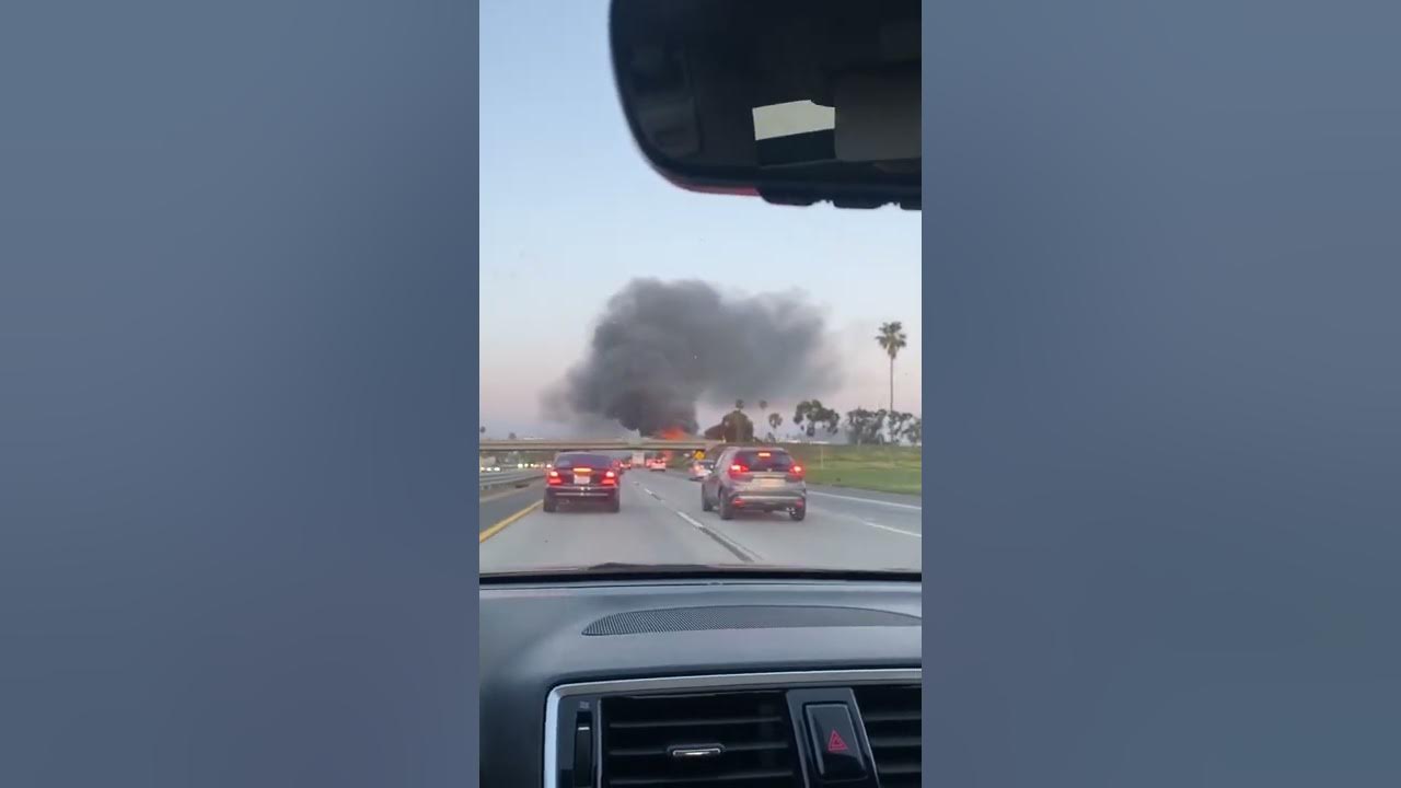 Huge Fire in Camarillo. My prayers go out to the first responders YouTube