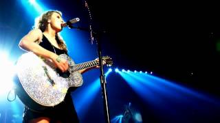 Paula Fernandes feat  Taylor Swift   Long Live Live Version 720p x264 2012