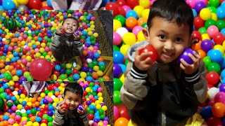 Gavin Mandi Bola Bersama Teman Baru Mainan Outdoor