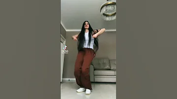 رقص بنت أجنبية على اغنية اجنبية Trendingshorts 