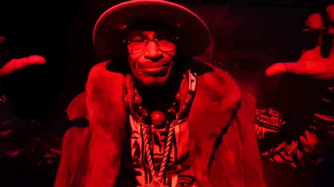 Red Pill ft. Blue Pill- China Flow (Official Music Video)