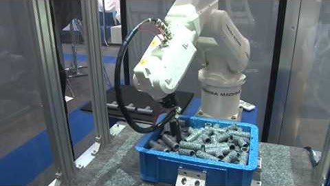TV600 Six-Axis Robot - Picking and placing