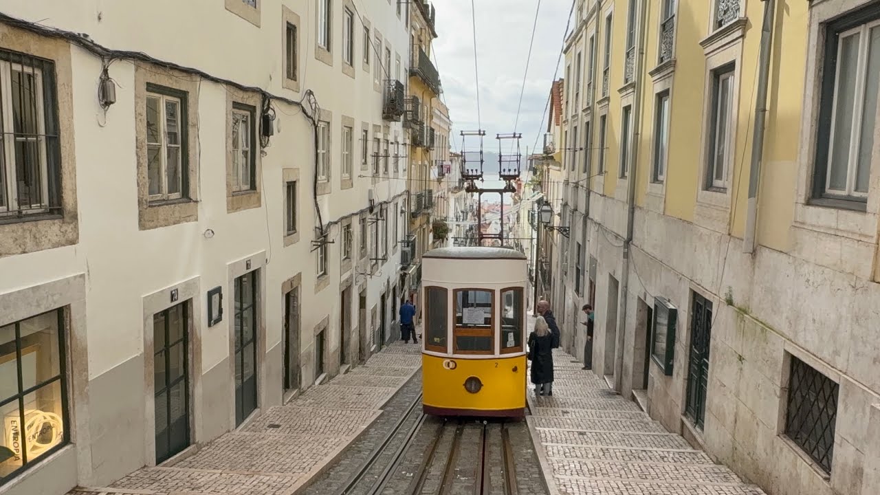 Portugal 179 Lisbon - Scenic spot Miradouro de Santa Catarina｜Walking｜R.de Santa Catarina｜Tv.da Por…
