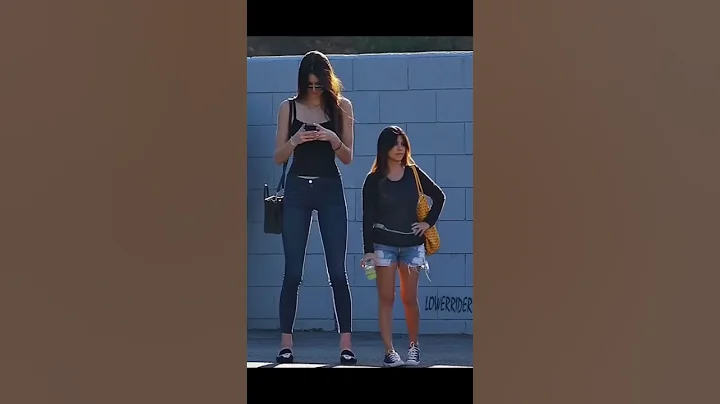 Kourtney vs kendall 👭 height edition #kendalljenner #kourtneyKardashian  #shorts - DayDayNews