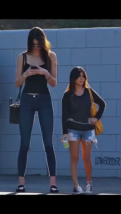 Kourtney vs kendall 👭 height edition #kendalljenner #kourtneyKardashian  #shorts