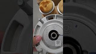 LR090635 SPRING STRUT MOUNTING