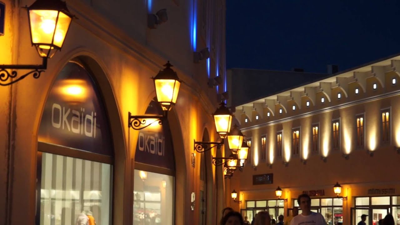 Roses Designer Outlet Zagretje, Late Night Shopping YouTube