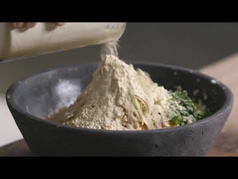 jamie-oliver-cooking-a-bhaji-burger