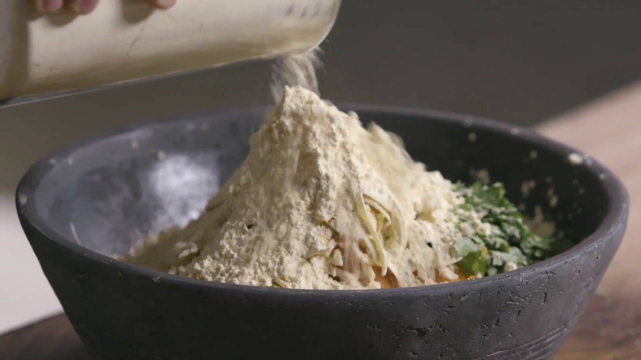 Jamie Oliver Cooking a Bhaji Burger YouTube