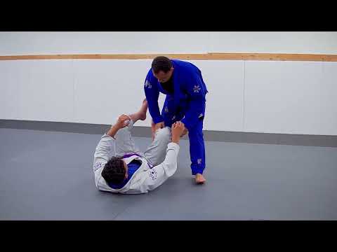 Cross Collar Knee Slice