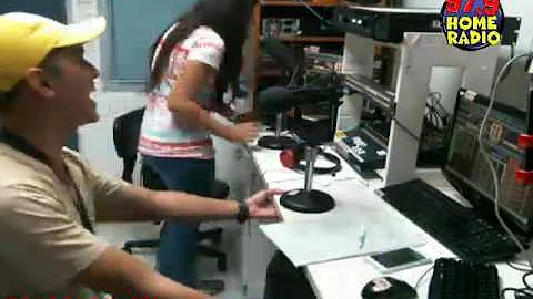 97.9 MHz HOME RADIO Live