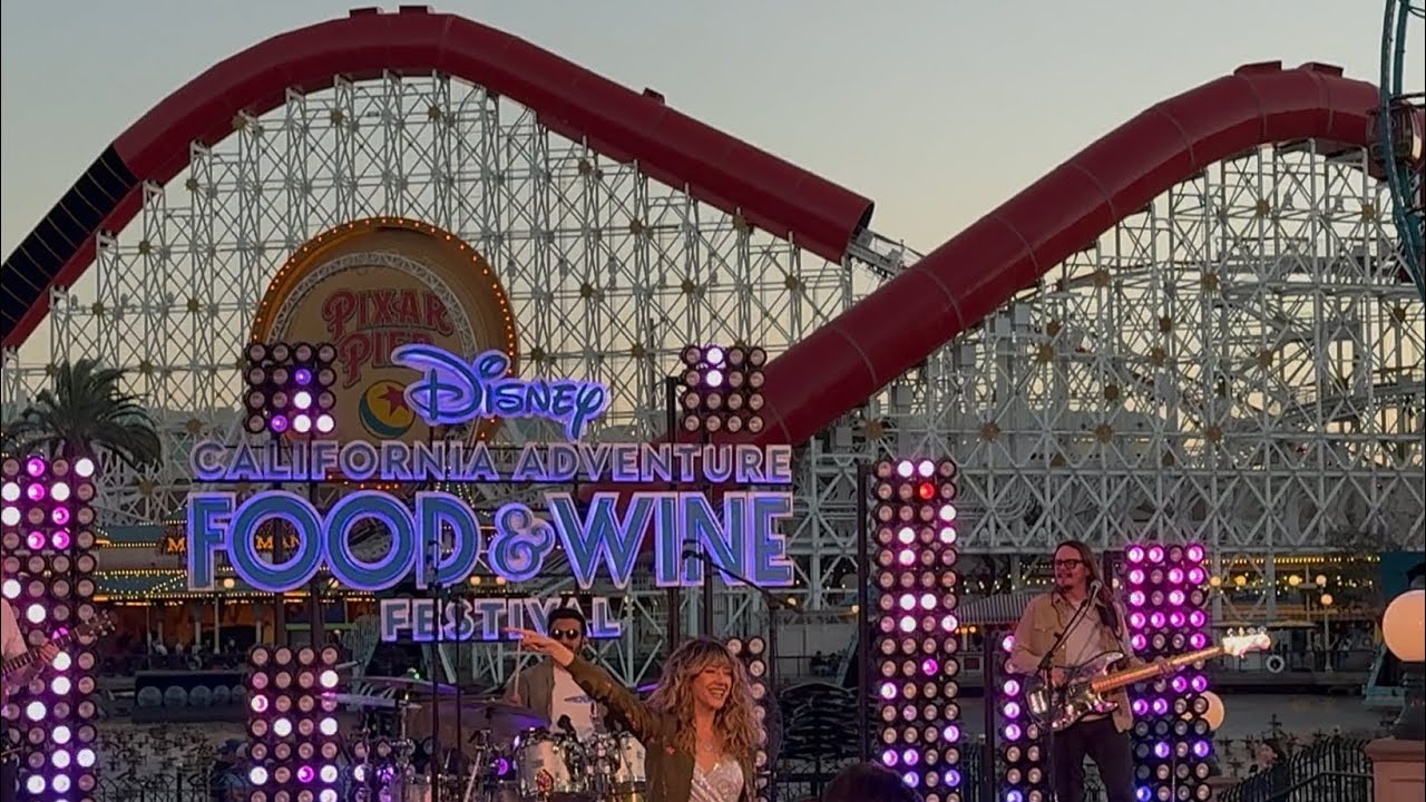 #foodandwinefestival #disney #romeoandjuliet  #love #taylorswift #castmembers #socalwrizz #fyp 