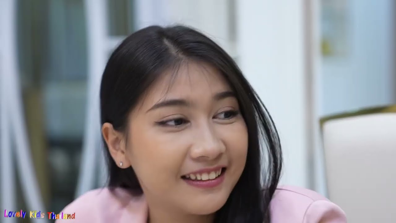 อับอายเพื่อนมีเเม่เป็นคนกวาดขยะ กับ ข้าวเหนียวหมูตอบเเทนช่วยชีวิตน้ำใจตีค่าไม่ได้