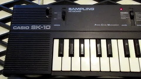 Casio SK-10 performing